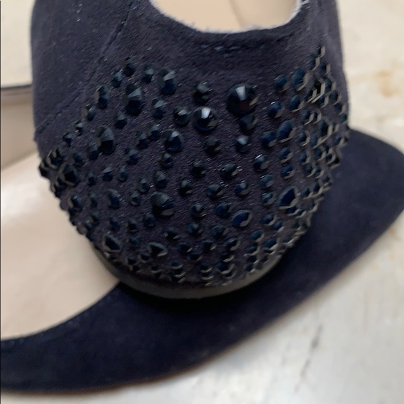 Shoes - Picture 2 of 2